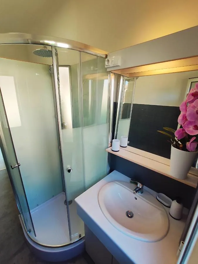 Les Studios Des Mandariniers Cagnes-sur-Mer 0*,  France