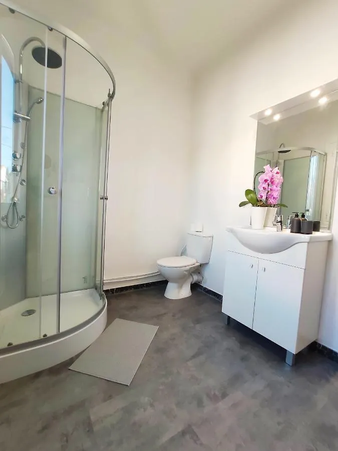 Apartment Les Studios Des Mandariniers Cagnes-sur-Mer France